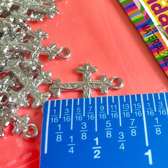 NWT. Pack of 24 silver metal cross charm for arts and crafts - Picture 3 of 7
